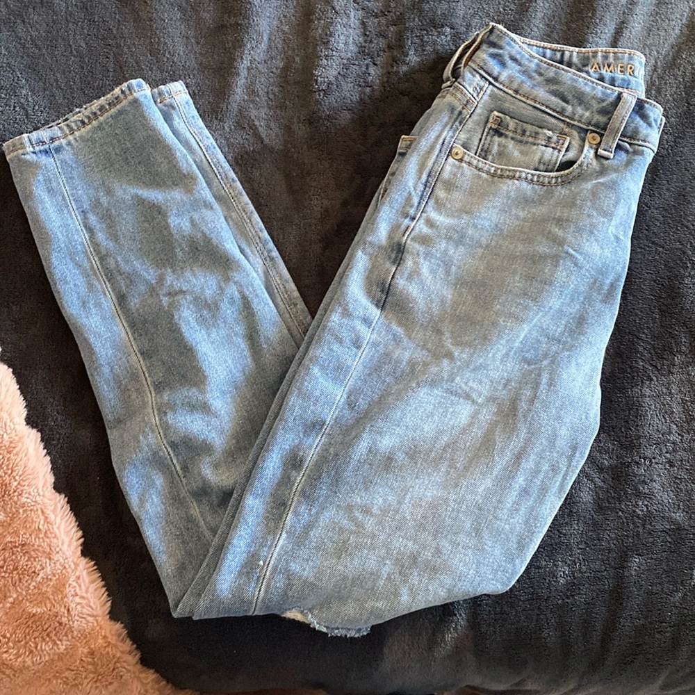 American Eagle Mom Jeans
Size 00 Short